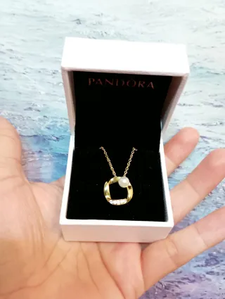 Collar Pandora . Lleva caja 