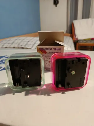 Sveglia trasparente quadrata