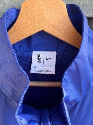 Chaqueta Cortavientos NBA Nike Azul Roja