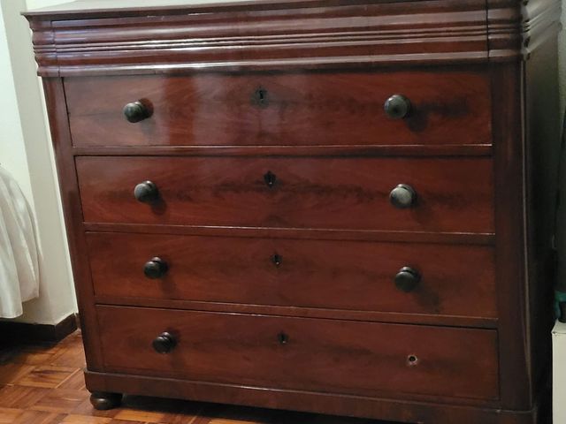 Cómoda antigua de caoba