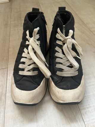 Zapatillas Zara Negras estilo botín. Talla 36