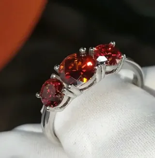 Anillo 4 CT Moissanitas Rojas Plata Ley 