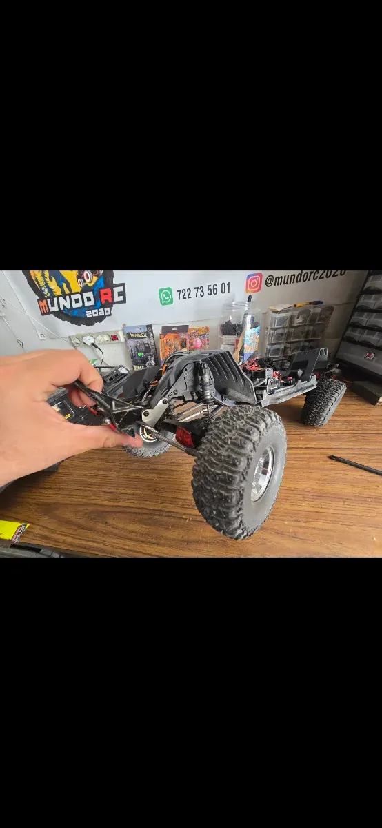 Axial SCX3 Gladiator RC Coche