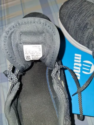 Zapatillas Adidas Negras y Grises