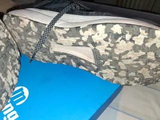 Zapatillas Adidas Negras y Grises