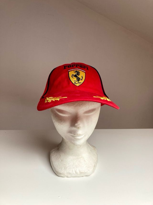 Vintage Marlboro x Ferrari cap black and red