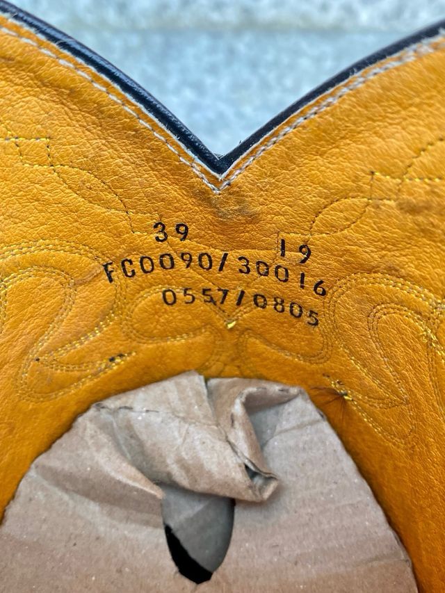 Vintage Marlboro boots leather cowboy 90s black