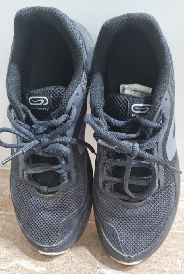 Zapatillas deportivas Kalenji negras y grises
