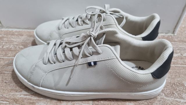 Zapatillas de vestir beige 