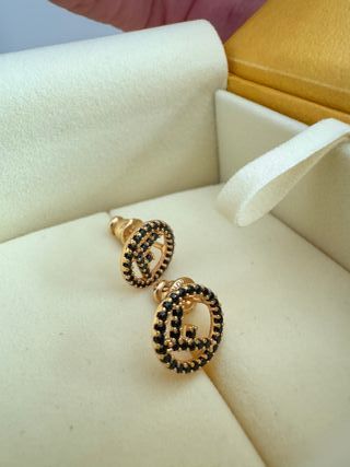 Pendientes Fendi G con circonitas negras