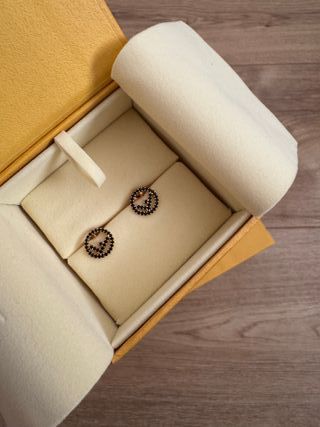 Pendientes Fendi G con circonitas negras