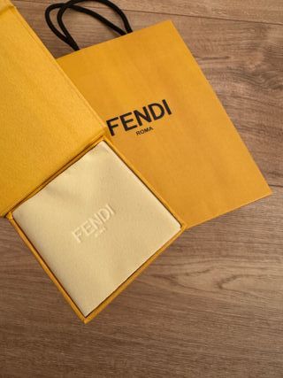 Pendientes Fendi G con circonitas negras