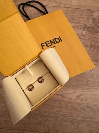 Pendientes Fendi G con circonitas negras