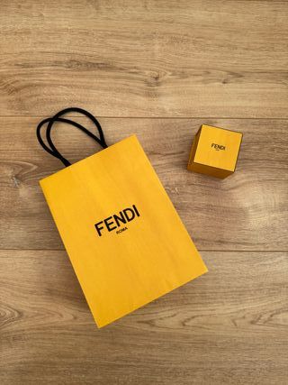 Pendientes Fendi G con circonitas negras