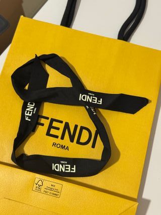 Pendientes Fendi G con circonitas negras