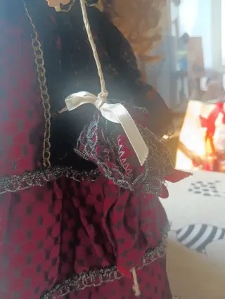 Muñeca de porcelana antigua realista de época