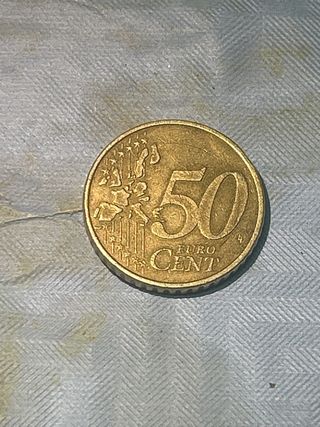 Moneda 50 céntimos 2001 RF
precio negociable 