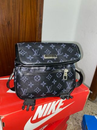Riñonera Louis Vuitton Negra