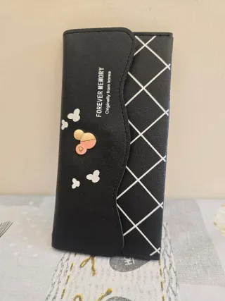 Cartera monedero.CON ETIQUETA.7,80 EUROS