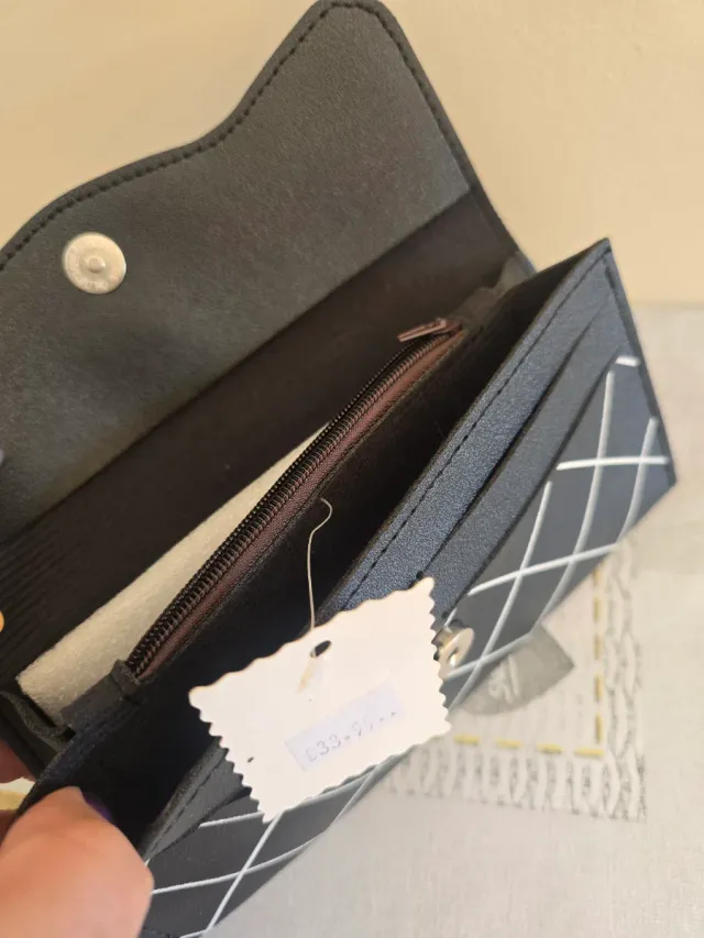 Cartera monedero.CON ETIQUETA.7,80 EUROS