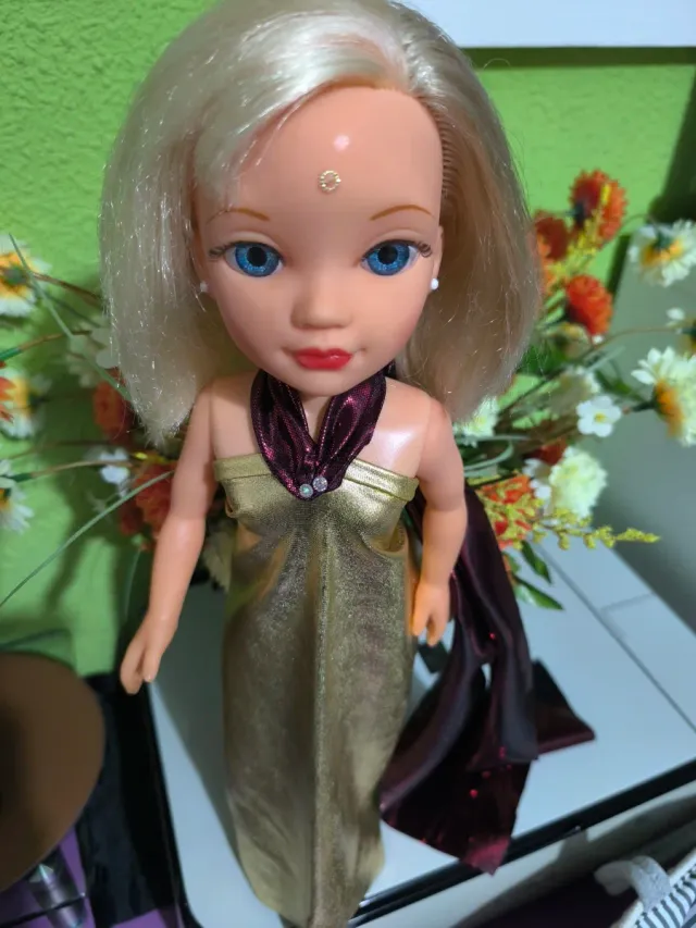 Nancy Moderna de Gala Dorada