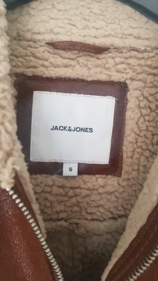 Cazadora Jack&Jones Talla S Marrón.Como nueva.