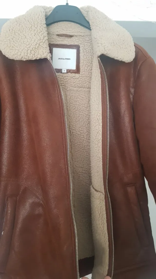 Cazadora Jack&Jones Talla S Marrón.Como nueva.