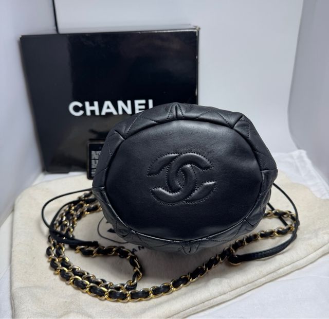 Borsa Chanel in pelle di agnello nera