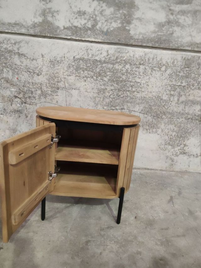 Mesa de cabeceira Licia 1 porta em madeira maciça