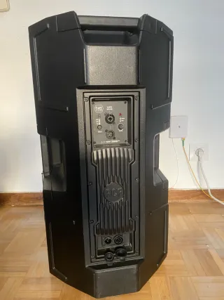 Altavoces RCF ART 945