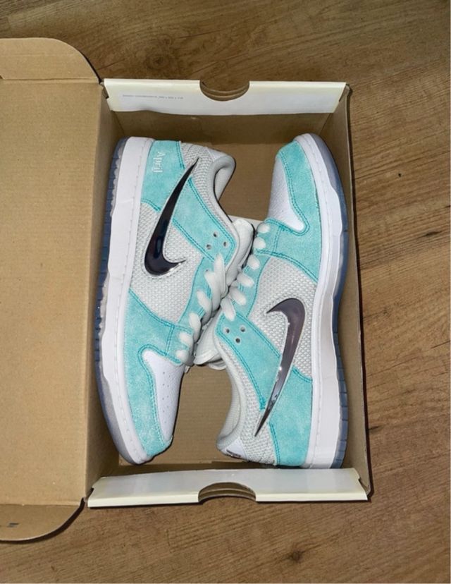 Nike SB Dunk Low April 