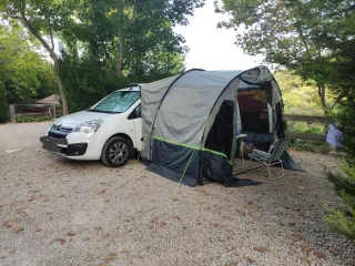 Avance de camping para coche