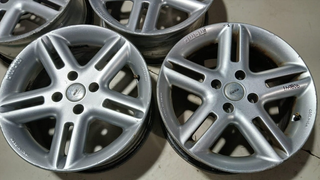 JUEGO LLANTAS RENAULT LAGUNA (B56) K4M720 R15