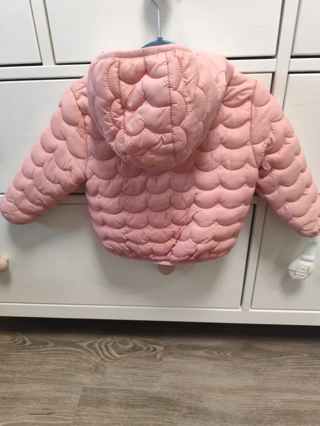 Cazadora rosa acolchada bebé. Nueva dos usos .