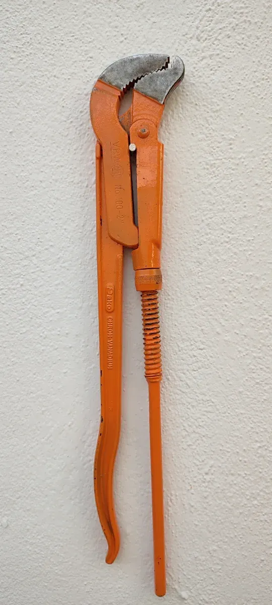 Llave Grifa Alemana Naranja