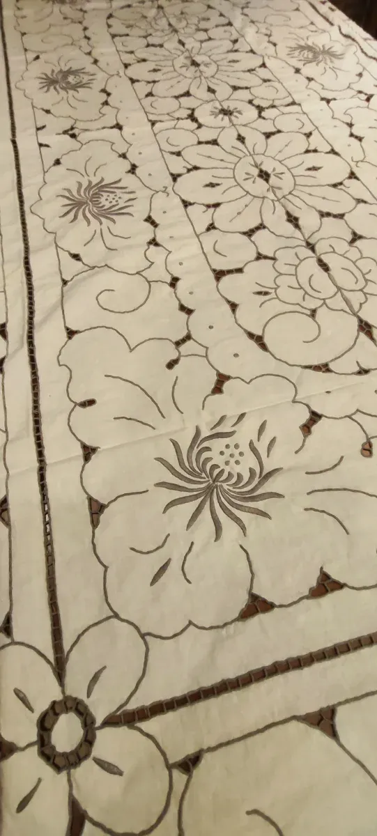 Mantel bordado 12 servicios