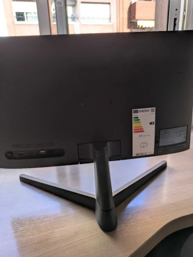 Monitor Samsung Essential S3 24"