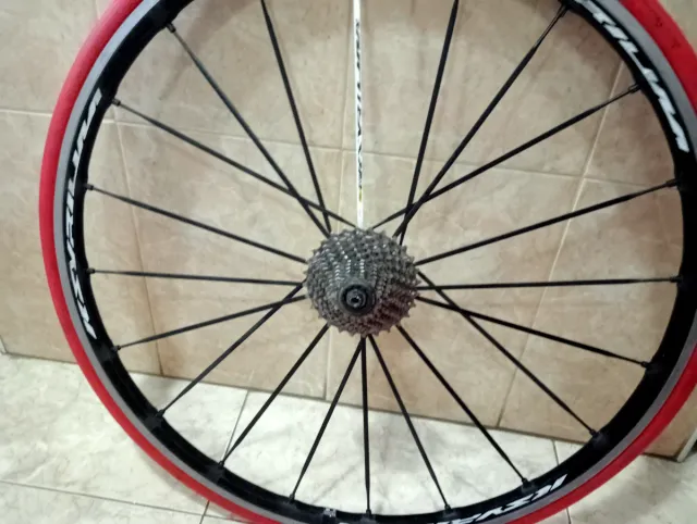 Rueda mavic KSYRIUM   SLS ,(VAN/RYSEL neumático)