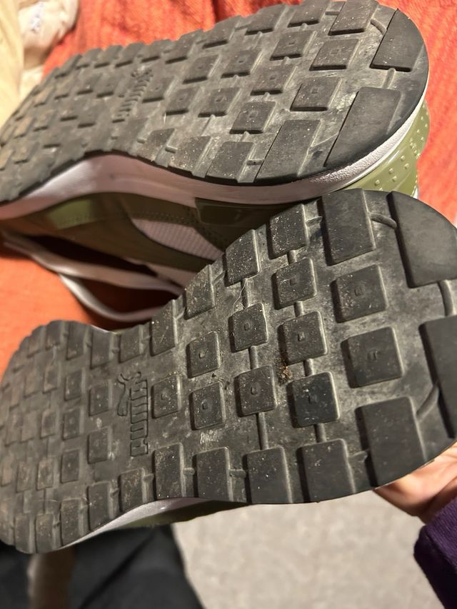 Ténis Puma verde e branco