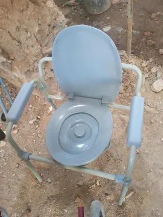 WC portátil con tapa