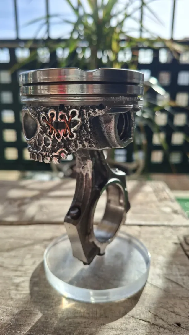 Decoración Piston Coche