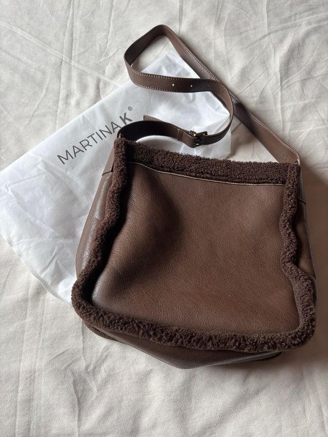 Bolso MartinaK marrón con borreguito