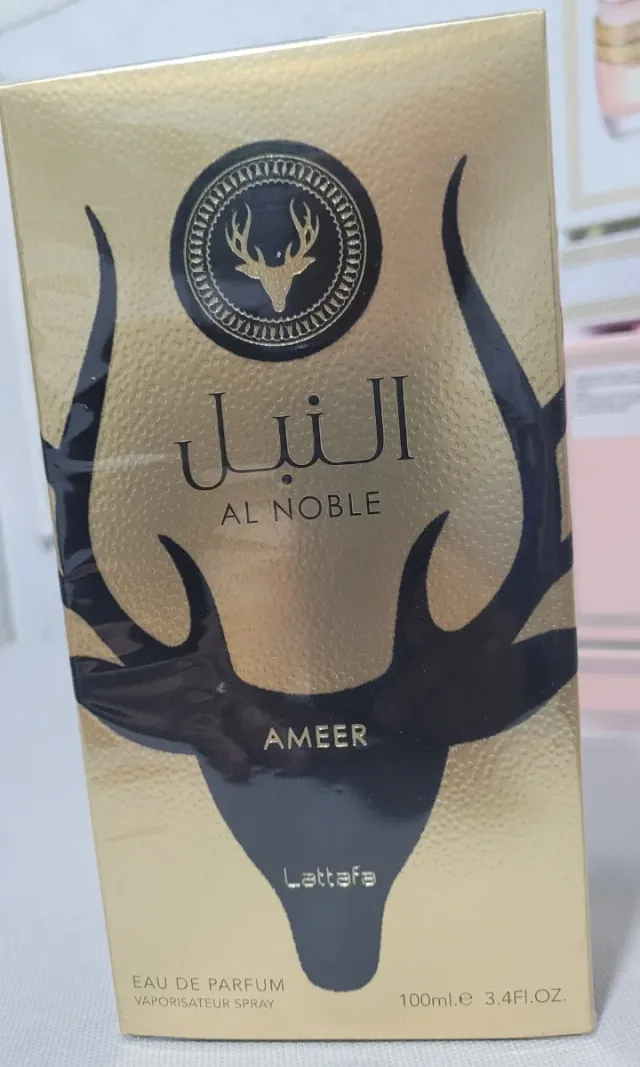 Perfume Lattafa Al Noble Ameer Negro Dorado
