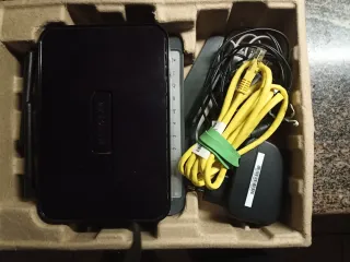 Router Modem Netgear N300 DGN2200M
