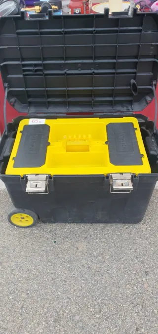 Baúl Stanley con ruedas