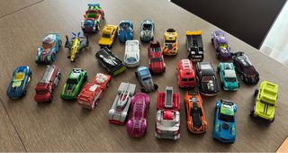 Lotto 20 di macchinine giocattolo Hot Wheels