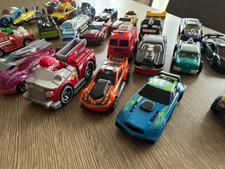 Lotto 20 di macchinine giocattolo Hot Wheels