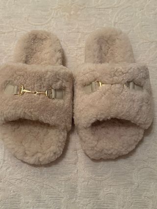 Zapatillas borreguito beige talla 37