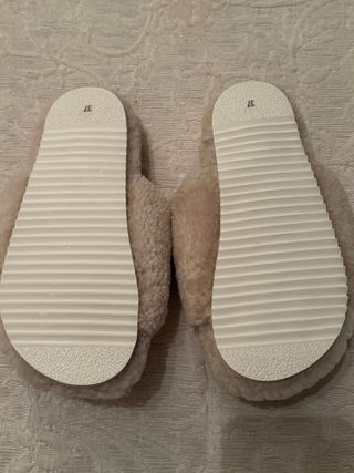 Zapatillas borreguito beige talla 37