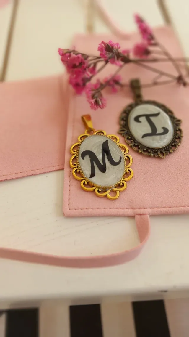 Colgante camafeo inicial Fallera/Huertana